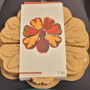 NEW Celebrate It Turkey Mold for Cake or Chococlate